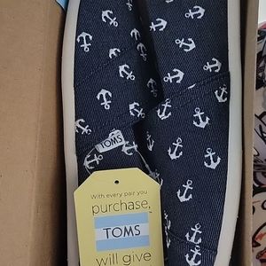 Tom's slip on navy blue anchors size 9 nwt
